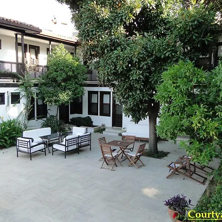 Hotell Villa Konak Hotel 3*